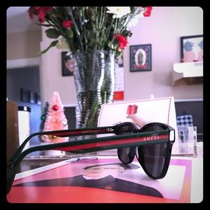Gucci 2019 red & green sunglasses